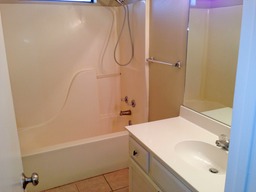 Windfree- GuestBath